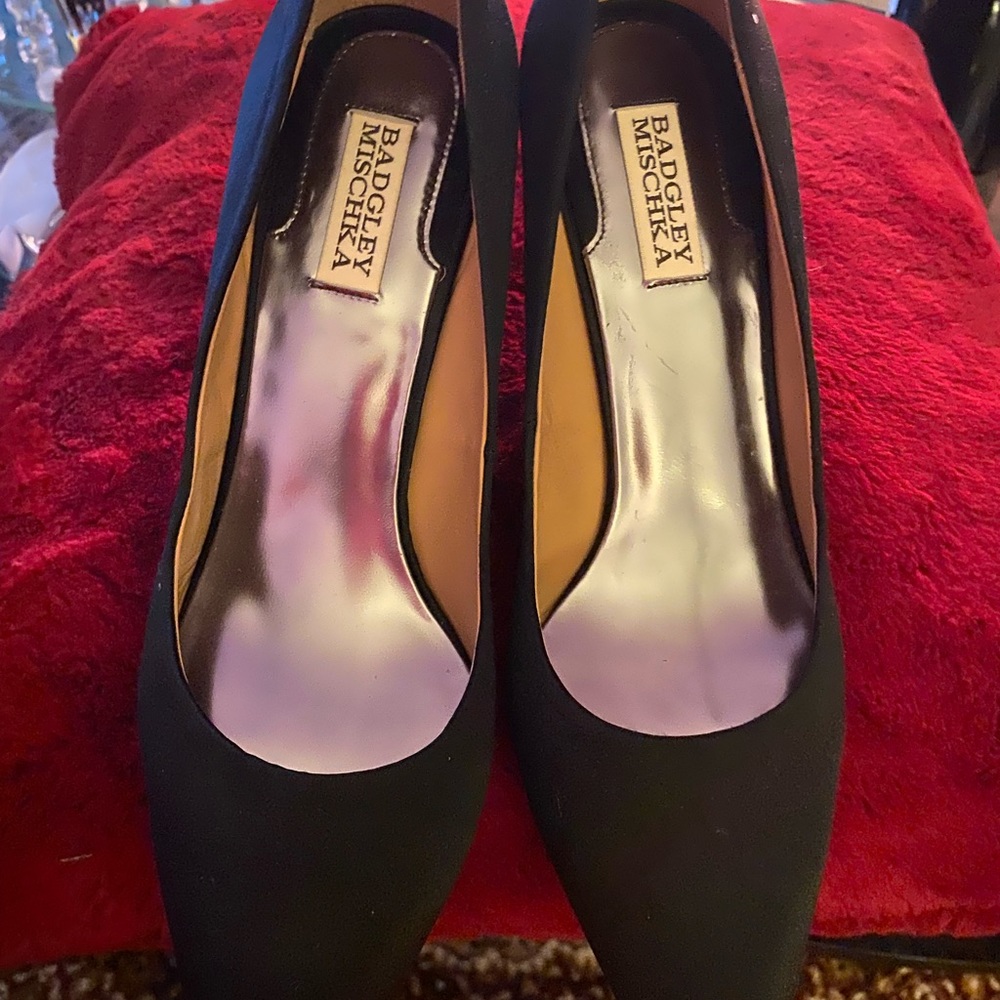 Beautiful dressy Bradley Mishka in size 10. Medium heels.